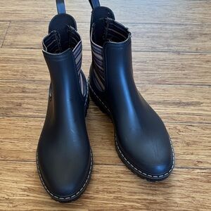 Corbin Waterproof Chelsea Boot (Women)
